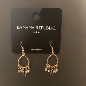 Banana Republic drop earrings